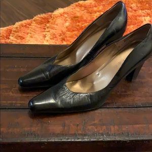 Black Pumps